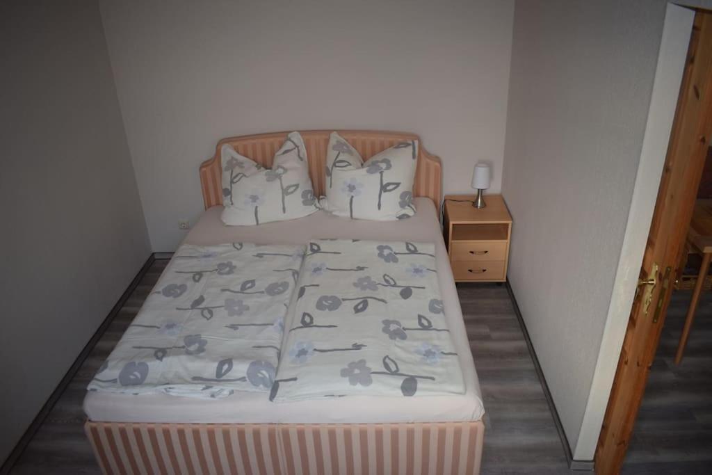 City Appartement Mit Garten, Zentral Und Trotzdem Ruhig 콧부스 외부 사진