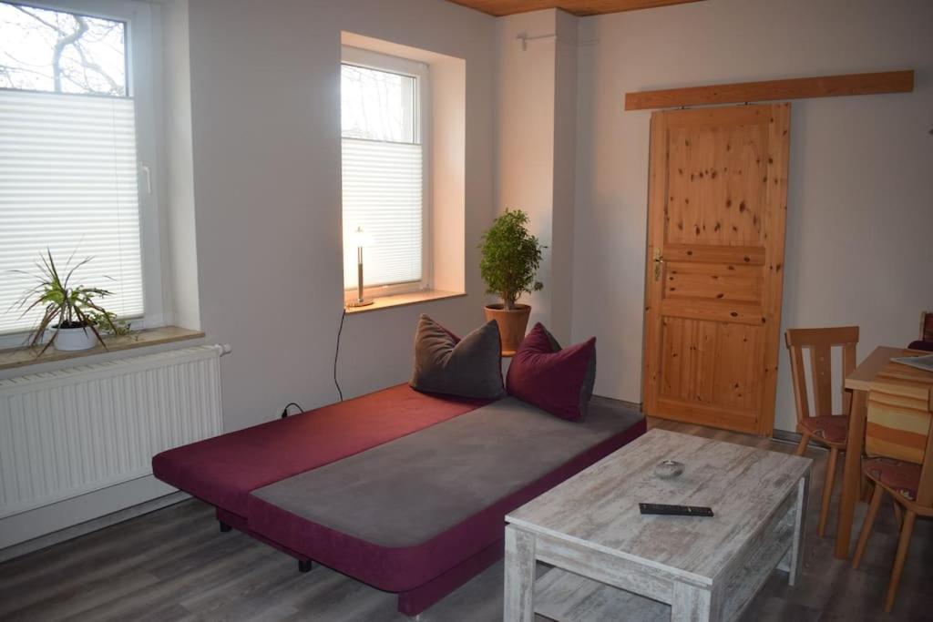 City Appartement Mit Garten, Zentral Und Trotzdem Ruhig 콧부스 외부 사진