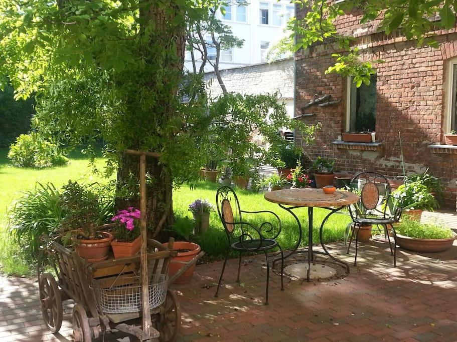 City Appartement Mit Garten, Zentral Und Trotzdem Ruhig 콧부스 외부 사진