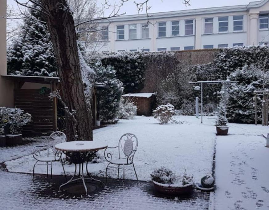 City Appartement Mit Garten, Zentral Und Trotzdem Ruhig 콧부스 외부 사진