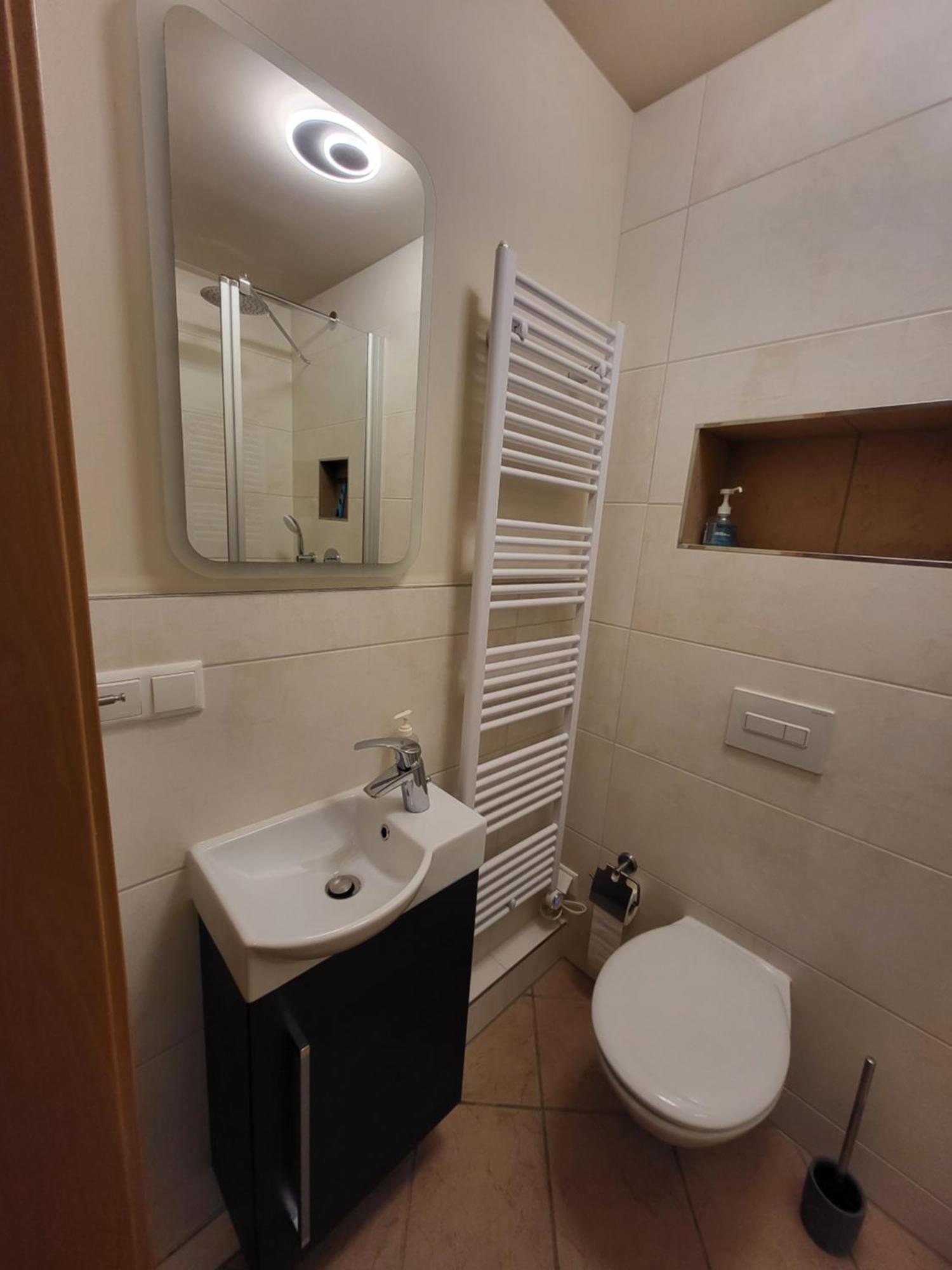 City Appartement Mit Garten, Zentral Und Trotzdem Ruhig 콧부스 외부 사진